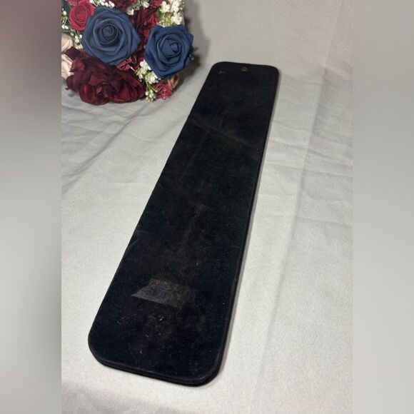 Vintage Velvet 4 Oval Picture Frame with Black & White Photos of Children Includ - Picture 3 of 8